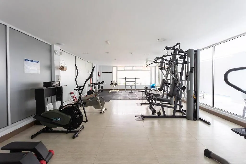 Departamento 3 Dormitorios, 2 Banos, Piscina, Gym, Junto Al Hotel Sheraton, Wiffi, Parking Quito 0*,  Ecuador
