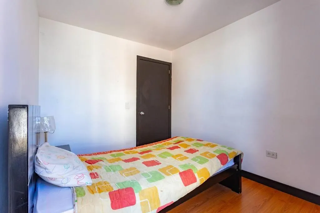 קיטו Departamento 3 Dormitorios, 2 Banos, Piscina, Gym, Junto Al Hotel Sheraton, Wiffi, Parking