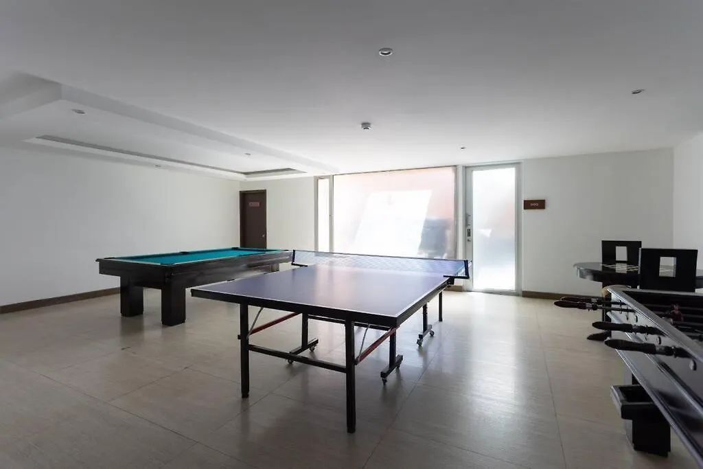 קיטו Departamento 3 Dormitorios, 2 Banos, Piscina, Gym, Junto Al Hotel Sheraton, Wiffi, Parking דירה